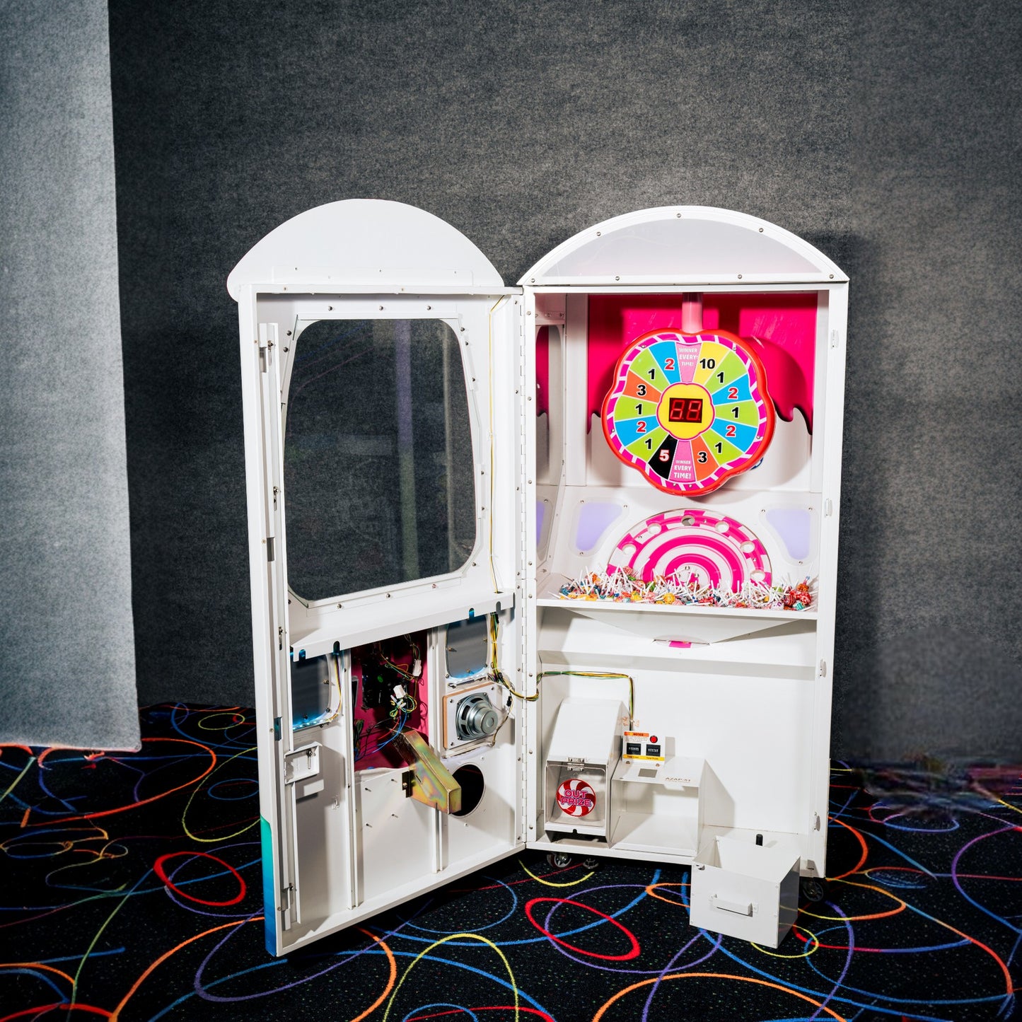 Candy House - Prize Vending Machine - Coin Operated