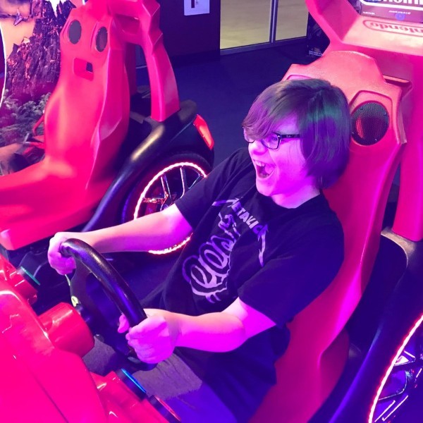 Cruis’n Blast by Raw Thrills - 43” HD - Arcade Racing Machine