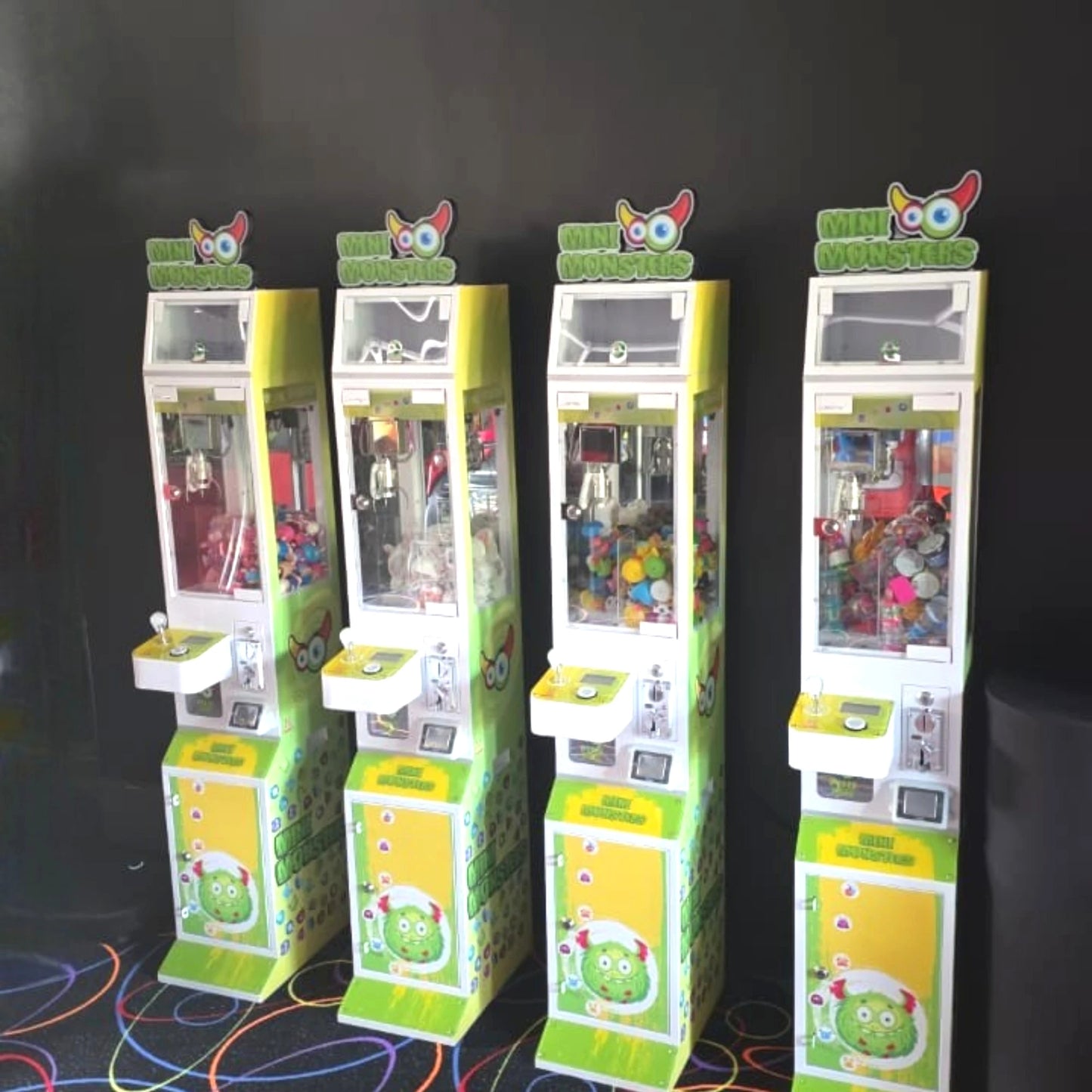Mini Monsters Claw Machine 
