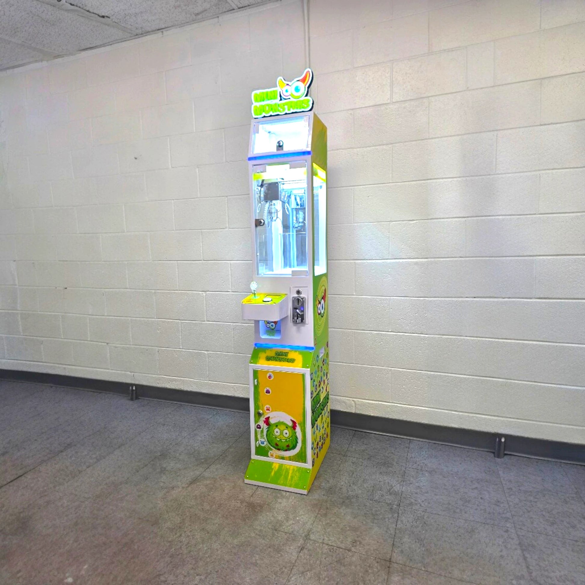 Mini Monsters Claw Machine – Hidden Key Inside Capsule Unlocks Top Prize Box